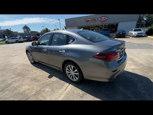 2017 INFINITI Q70 3.7