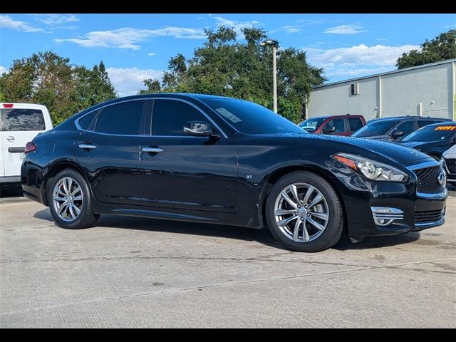 2017 INFINITI Q70 3.7