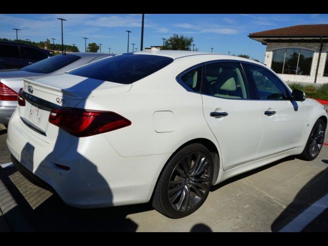 2017 INFINITI Q70 3.7