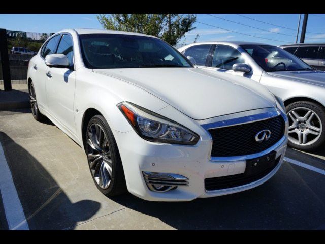 2017 INFINITI Q70 3.7