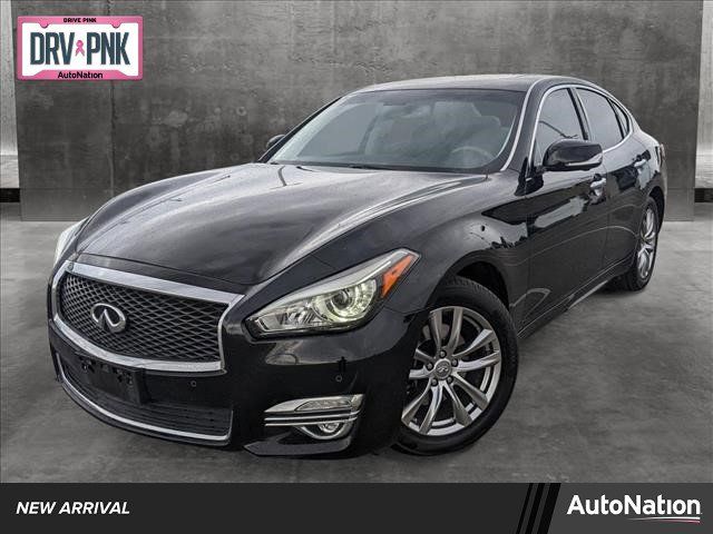 2017 INFINITI Q70 3.7