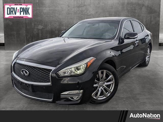 2017 INFINITI Q70 3.7