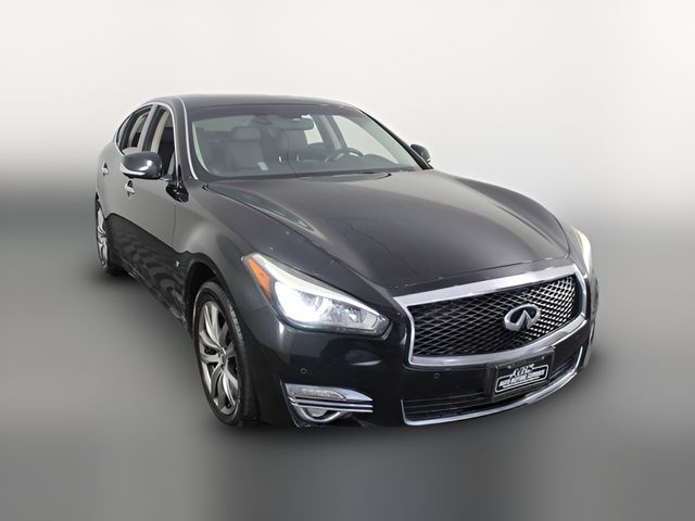 2017 INFINITI Q70 3.7