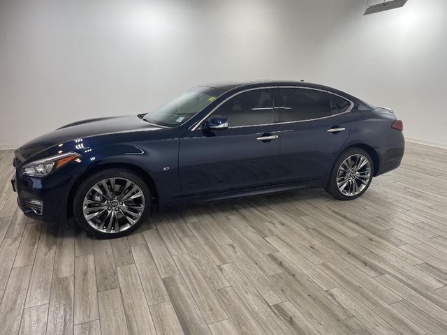 2017 INFINITI Q70 3.7