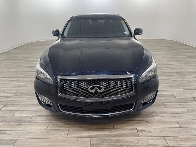 2017 INFINITI Q70 3.7