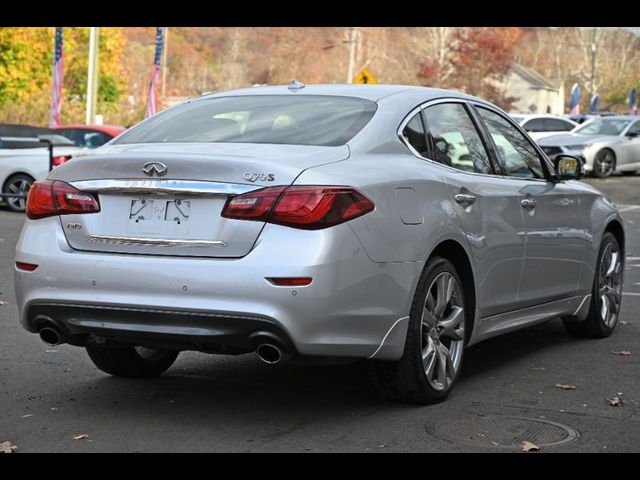 2017 INFINITI Q70 3.7