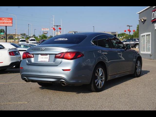 2017 INFINITI Q70 3.7