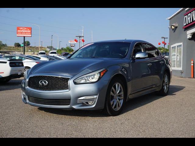 2017 INFINITI Q70 3.7