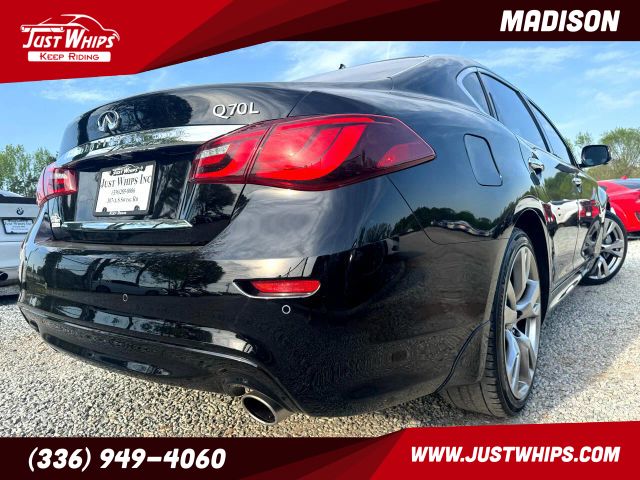2017 INFINITI Q70L 3.7