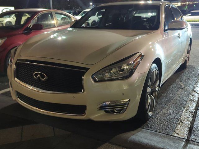 2017 INFINITI Q70L 3.7