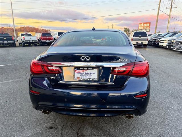 2017 INFINITI Q70L 3.7