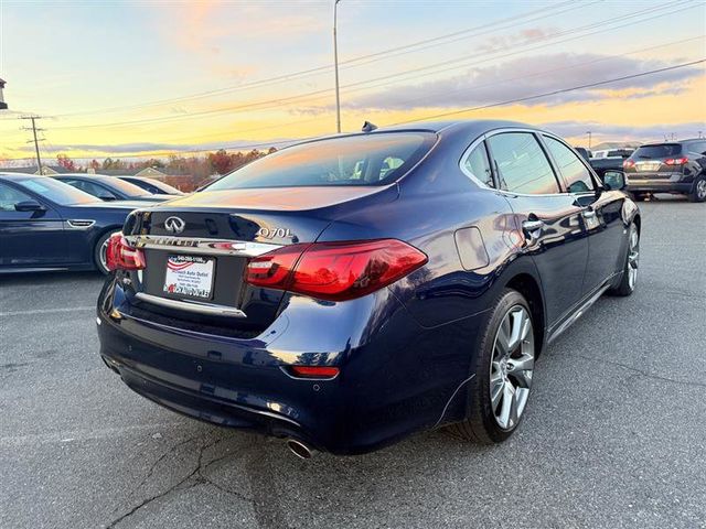 2017 INFINITI Q70L 3.7