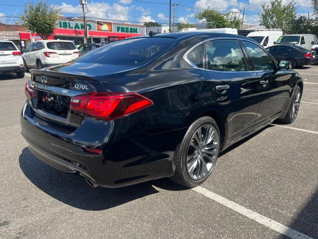 2017 INFINITI Q70L 3.7