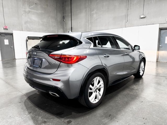 2017 INFINITI QX30 Base