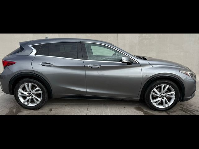 2017 INFINITI QX30 Base