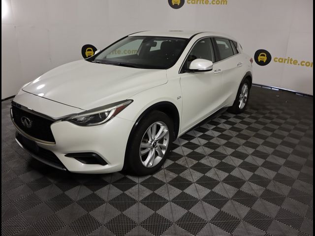 2017 INFINITI QX30 Base