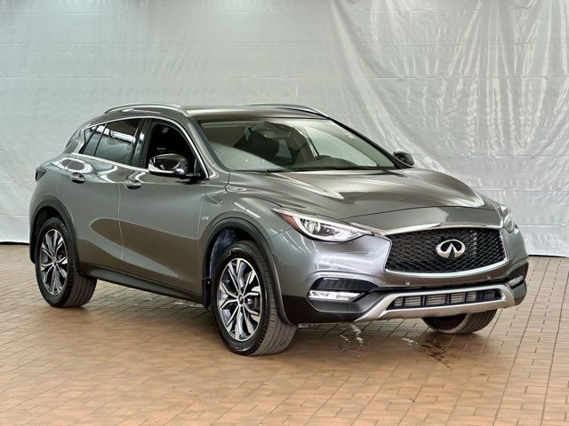 2017 INFINITI QX30 Premium