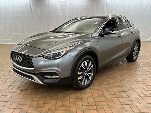 2017 INFINITI QX30 Premium