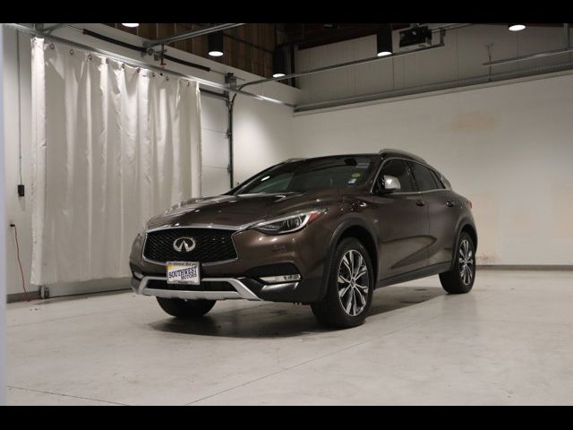 2017 INFINITI QX30 Luxury