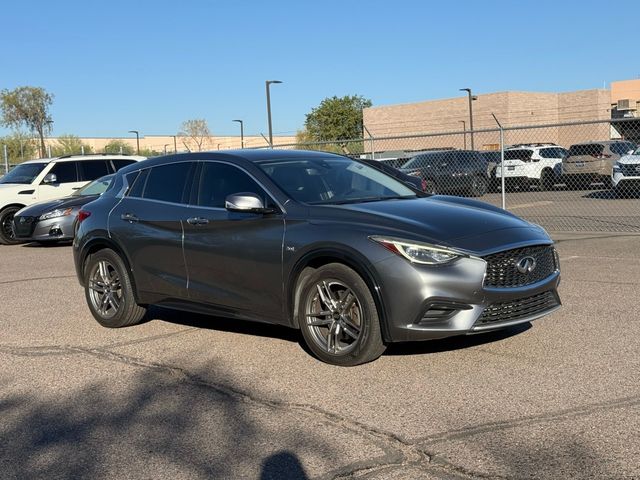 2017 INFINITI QX30 Luxury