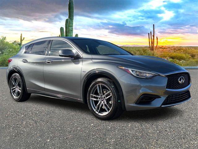 2017 INFINITI QX30 Luxury