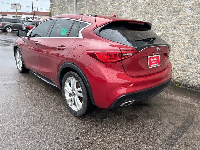 2017 INFINITI QX30 Luxury