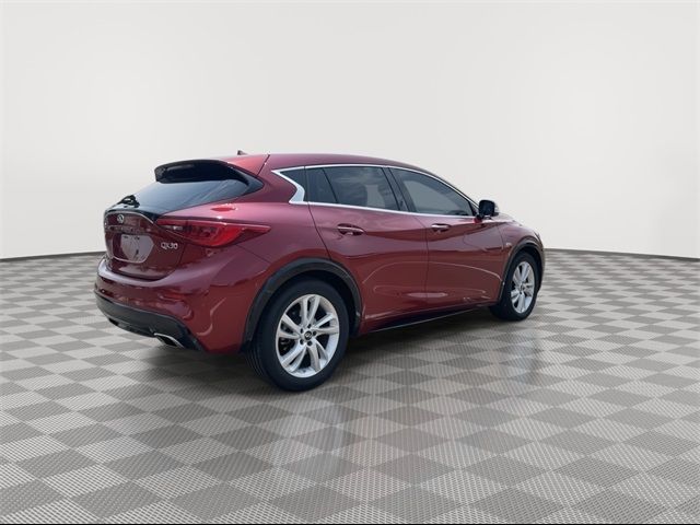 2017 INFINITI QX30 Luxury