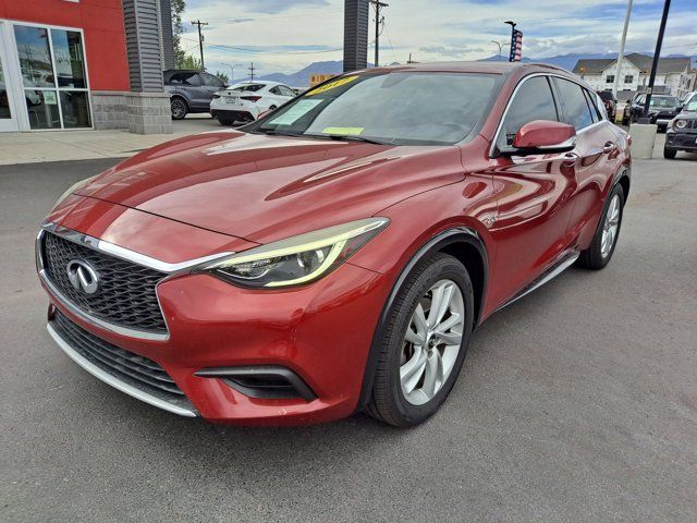 2017 INFINITI QX30 Luxury