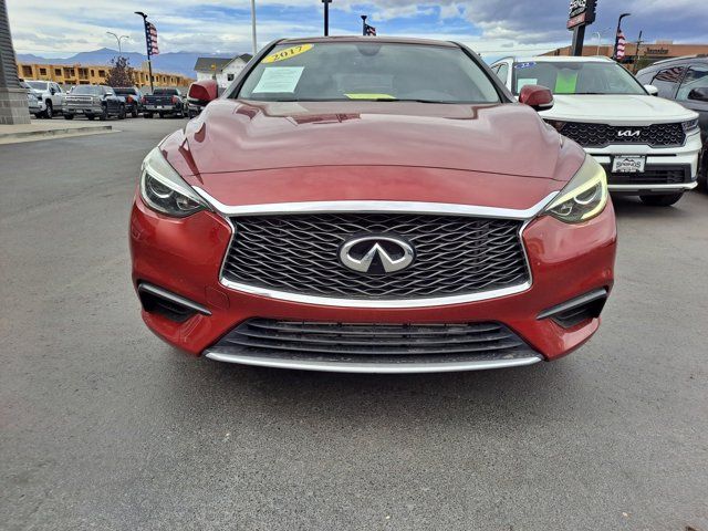 2017 INFINITI QX30 Luxury