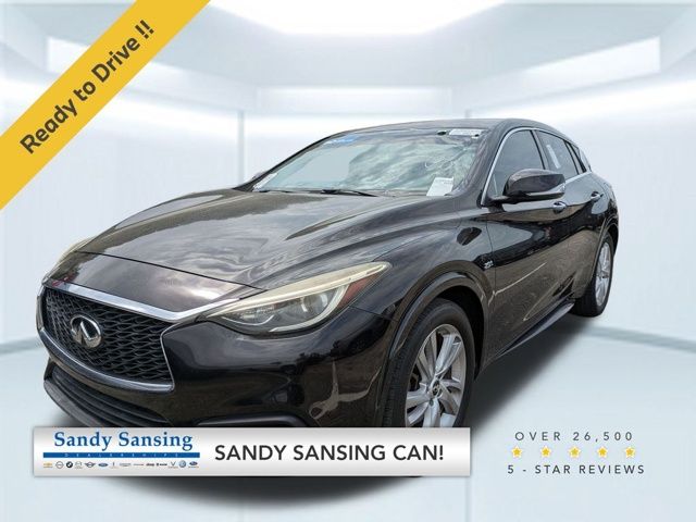 2017 INFINITI QX30 Luxury