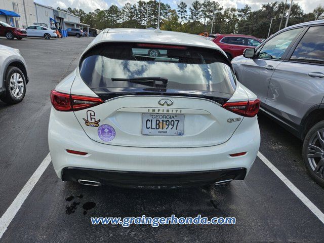 2017 INFINITI QX30 Luxury