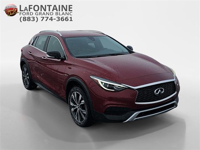 2017 INFINITI QX30 Luxury