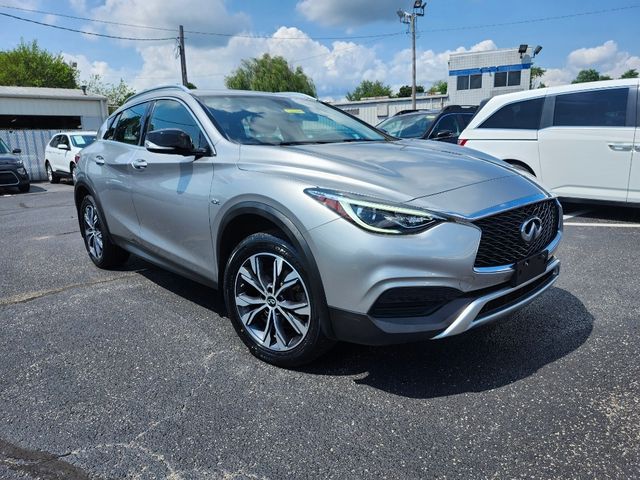 2017 INFINITI QX30 Luxury