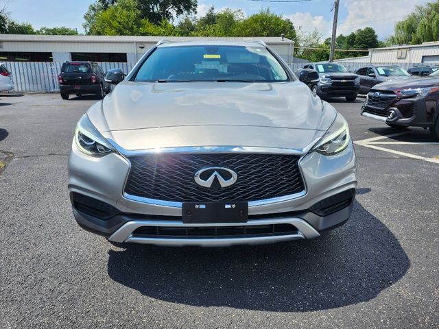 2017 INFINITI QX30 Luxury