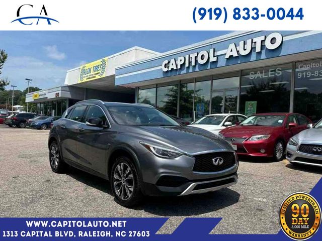 2017 INFINITI QX30 Luxury