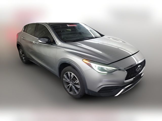 2017 INFINITI QX30 Luxury