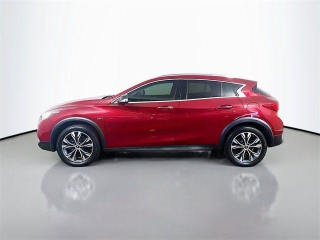 2017 INFINITI QX30 Luxury