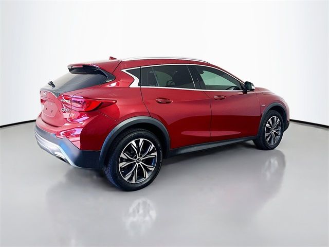 2017 INFINITI QX30 Luxury