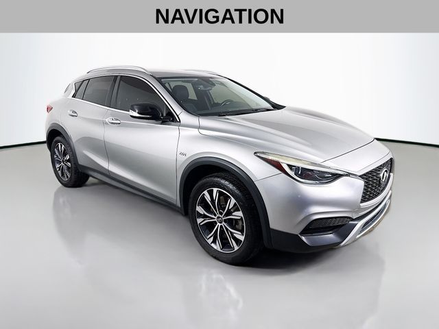 2017 INFINITI QX30 Luxury