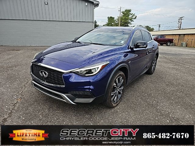 2017 INFINITI QX30 Luxury