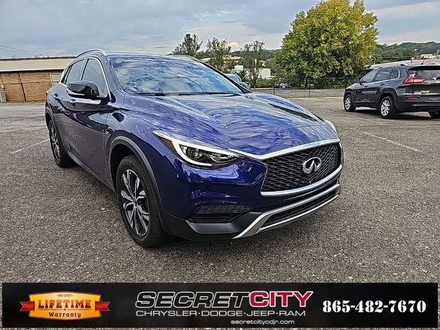 2017 INFINITI QX30 Luxury