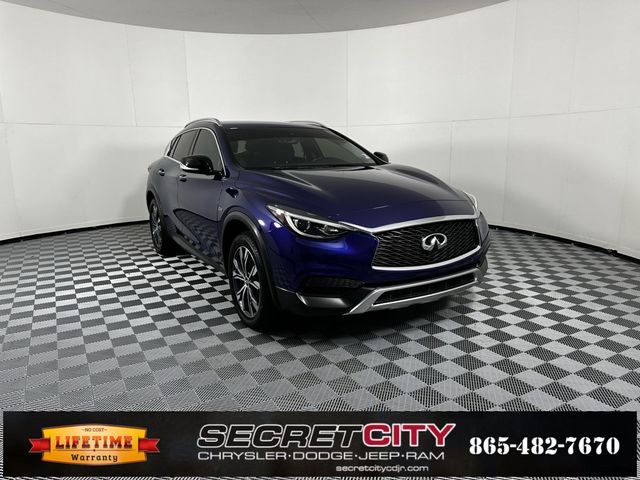 2017 INFINITI QX30 Luxury