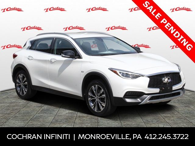 2017 INFINITI QX30 Luxury