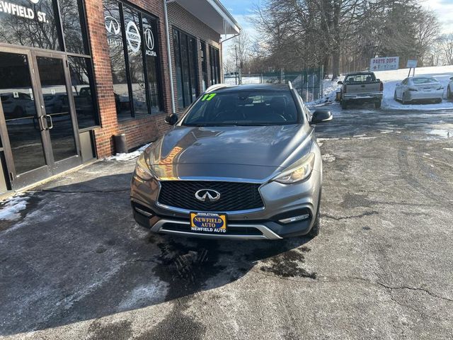 2017 INFINITI QX30 Premium