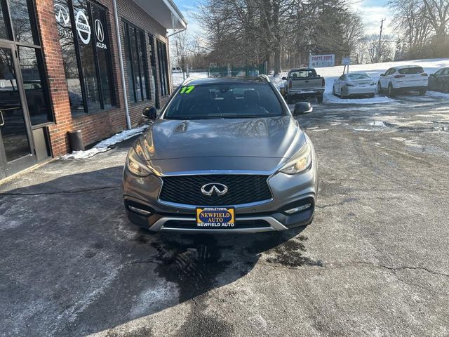 2017 INFINITI QX30 Premium