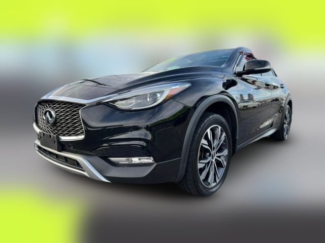 2017 INFINITI QX30 Premium