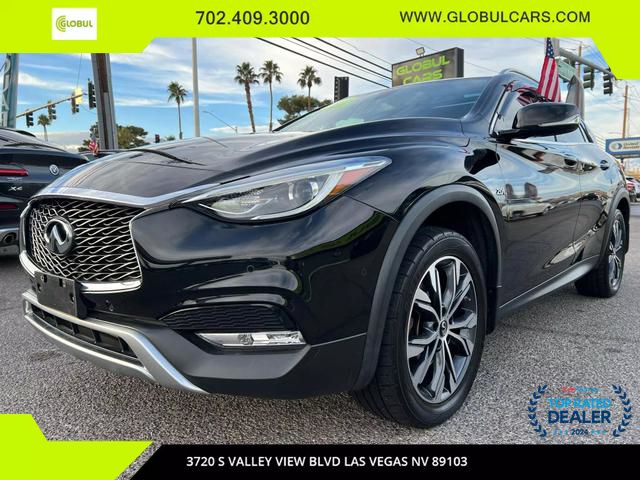 2017 INFINITI QX30 Premium