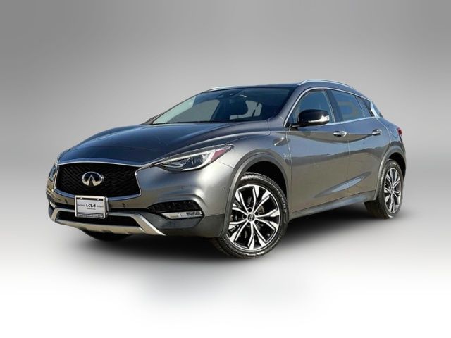 2017 INFINITI QX30 Premium