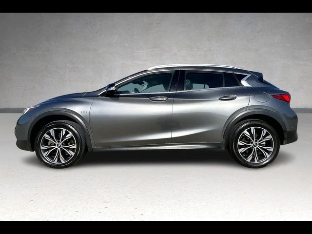 2017 INFINITI QX30 Premium