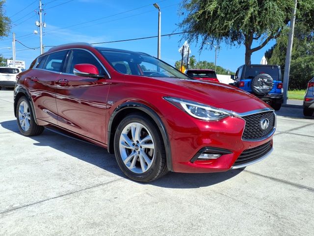 2017 INFINITI QX30 Premium